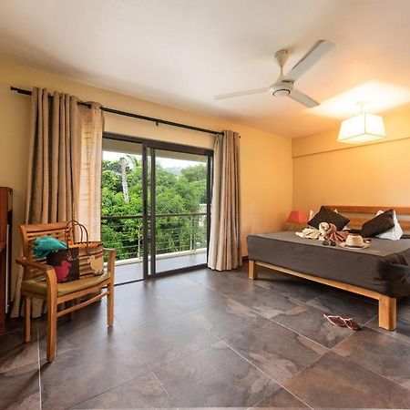 Happy Days Guest House Le Morne Bagian luar foto