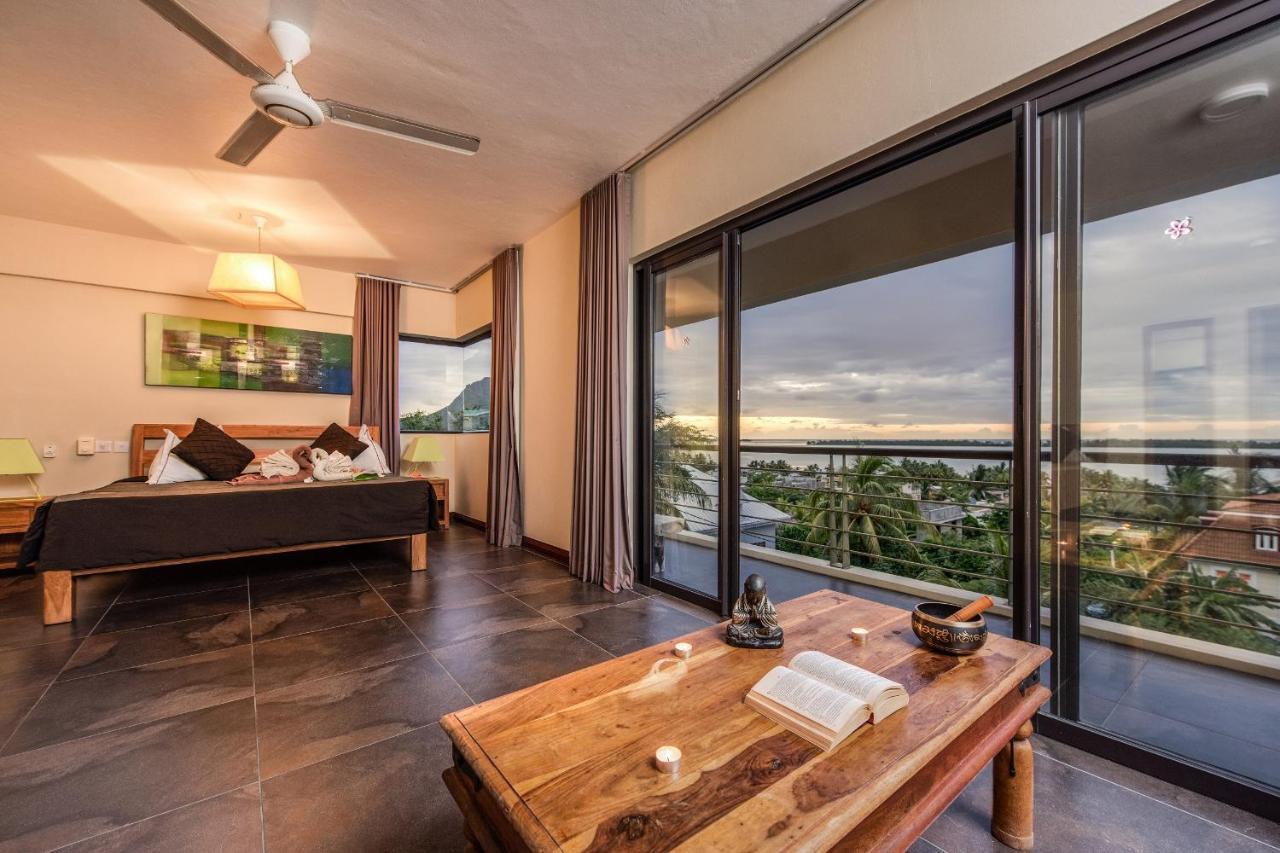 Happy Days Guest House Le Morne Bagian luar foto