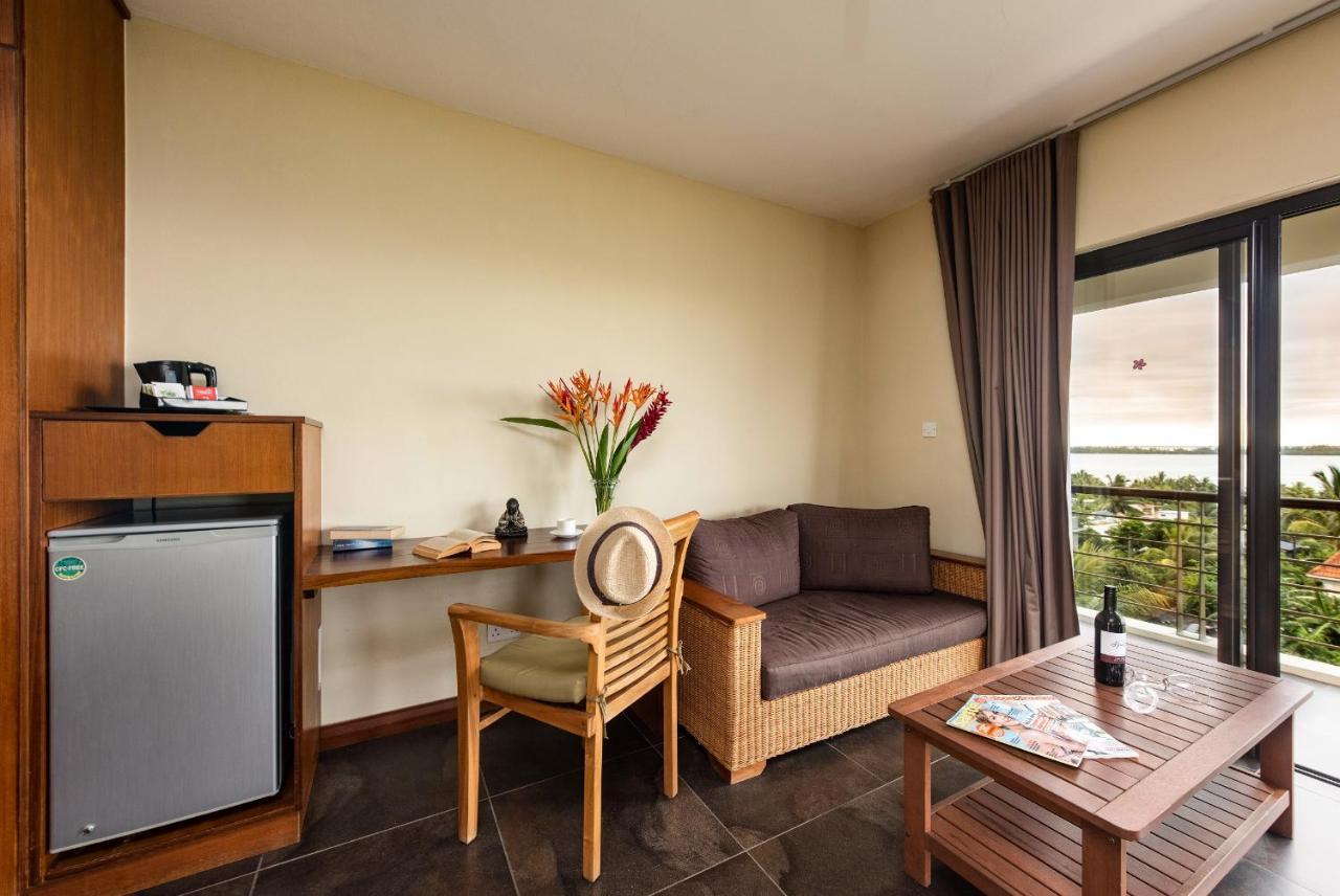 Happy Days Guest House Le Morne Bagian luar foto