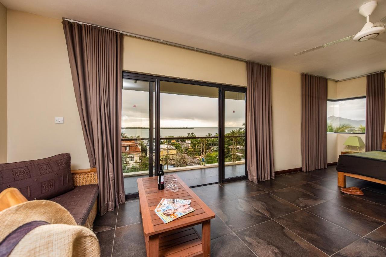 Happy Days Guest House Le Morne Bagian luar foto