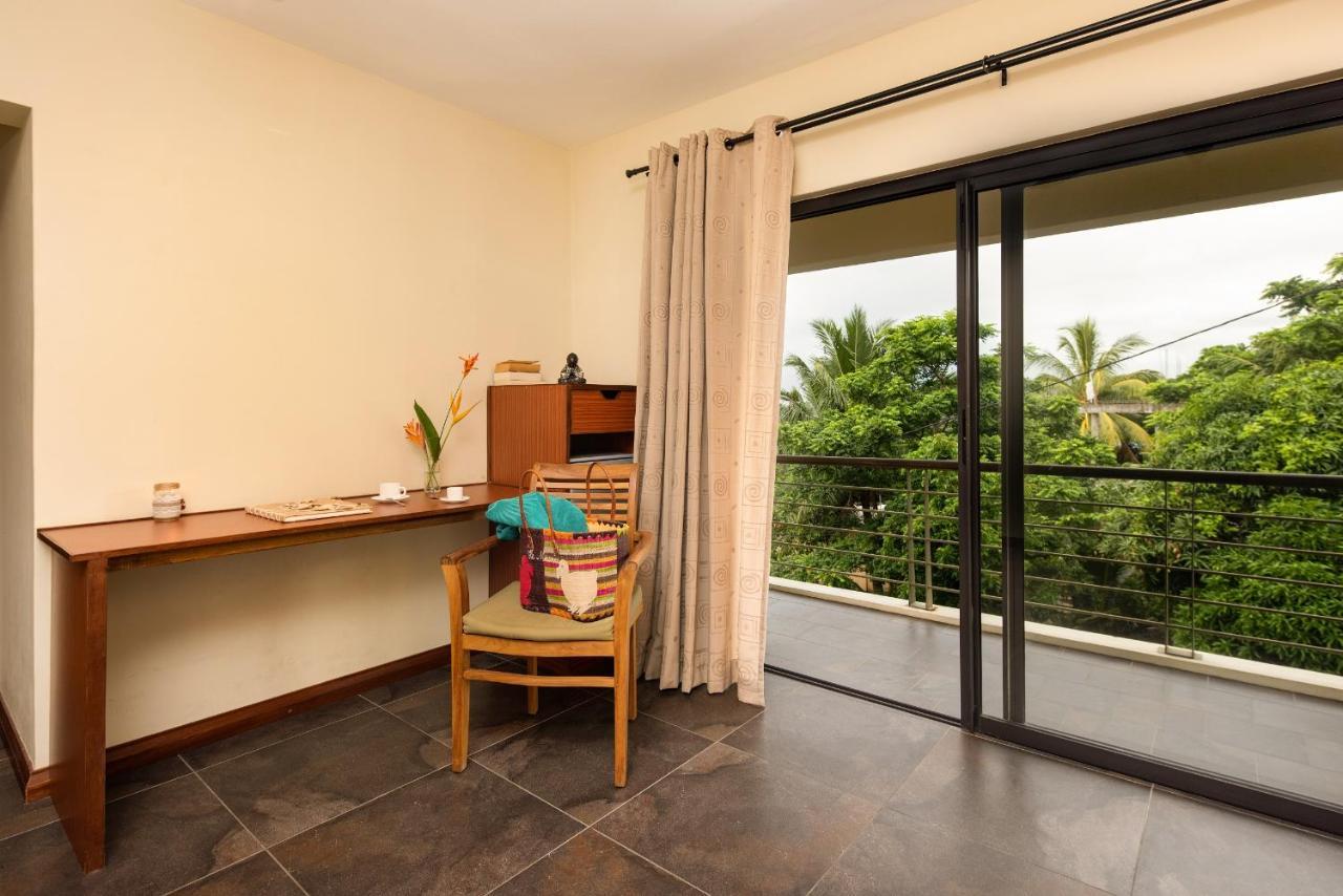 Happy Days Guest House Le Morne Bagian luar foto