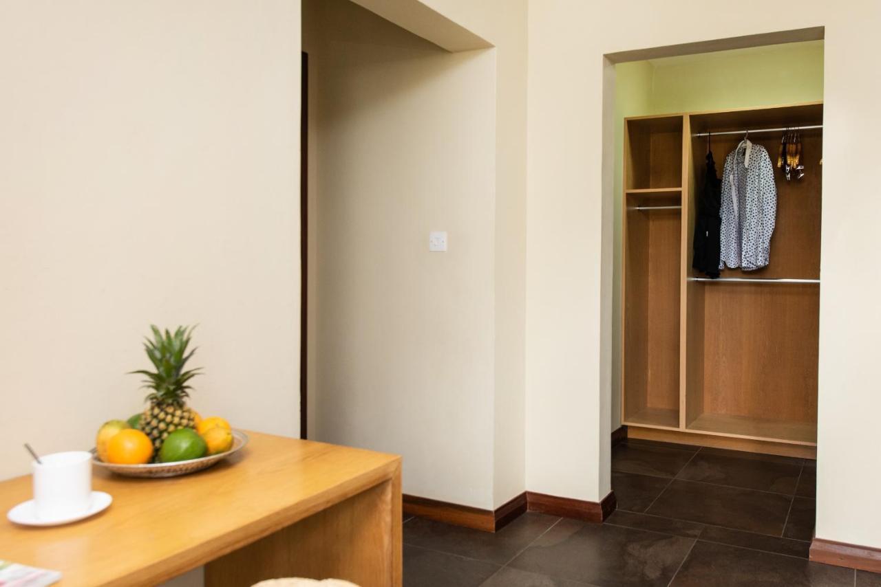 Happy Days Guest House Le Morne Bagian luar foto