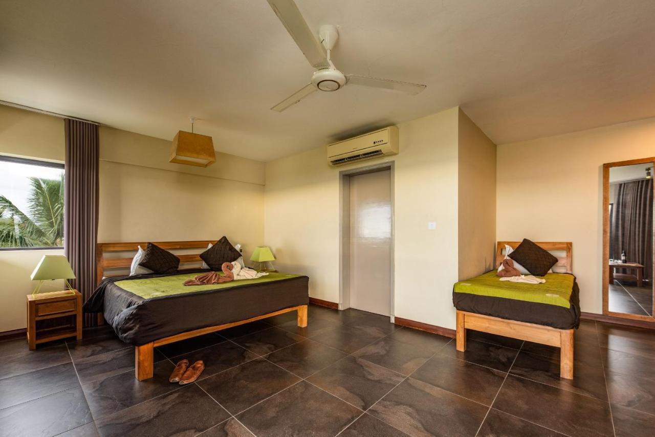 Happy Days Guest House Le Morne Bagian luar foto