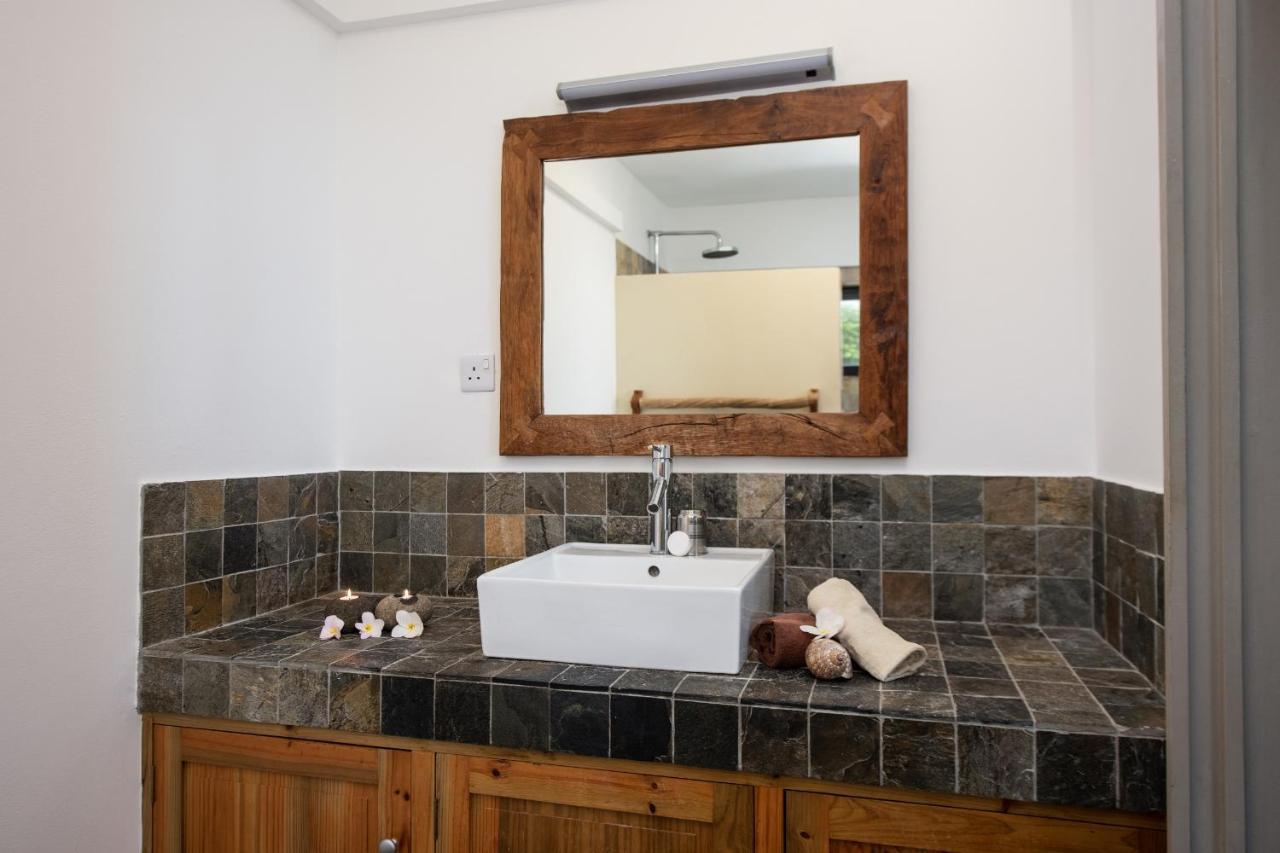 Happy Days Guest House Le Morne Bagian luar foto