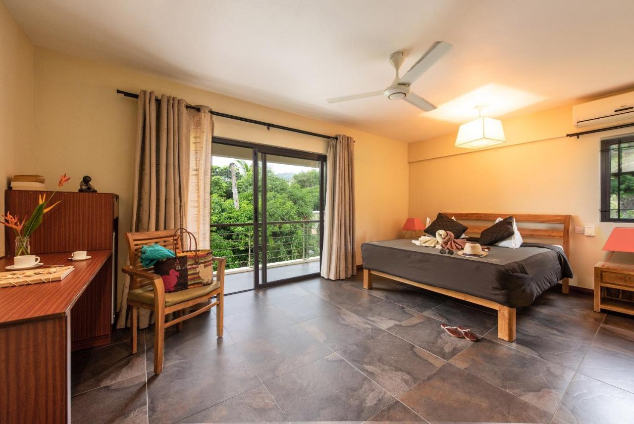 Happy Days Guest House Le Morne Bagian luar foto