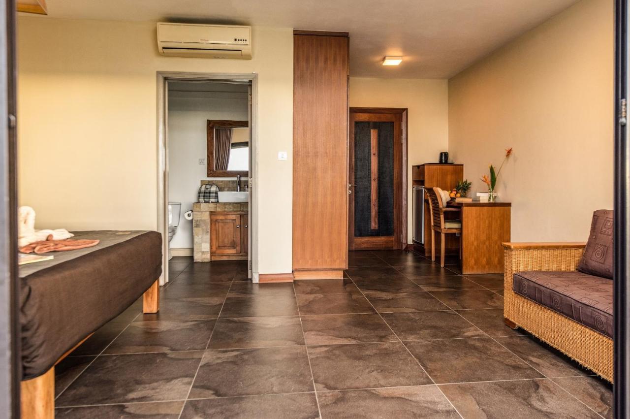 Happy Days Guest House Le Morne Bagian luar foto