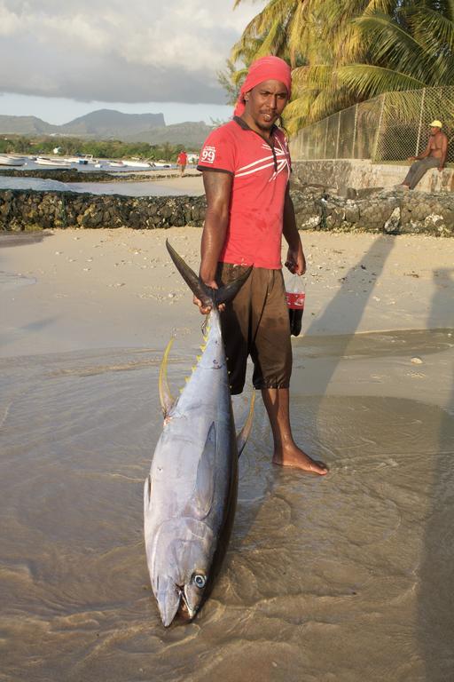 Happy Days Guest House Le Morne Bagian luar foto