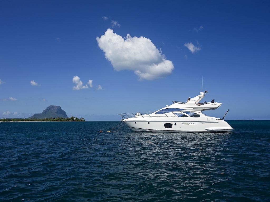 Happy Days Guest House Le Morne Bagian luar foto