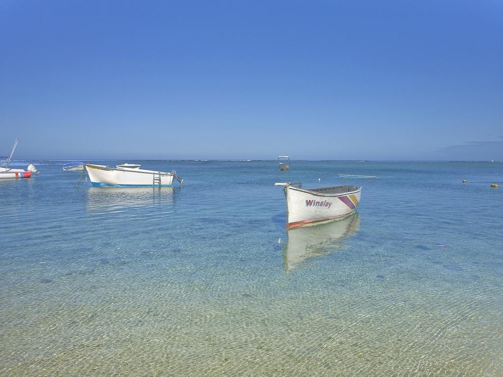 Happy Days Guest House Le Morne Bagian luar foto