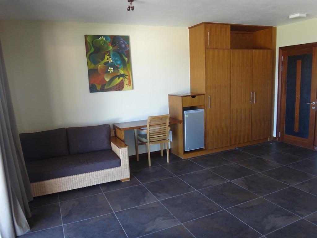 Happy Days Guest House Le Morne Bagian luar foto